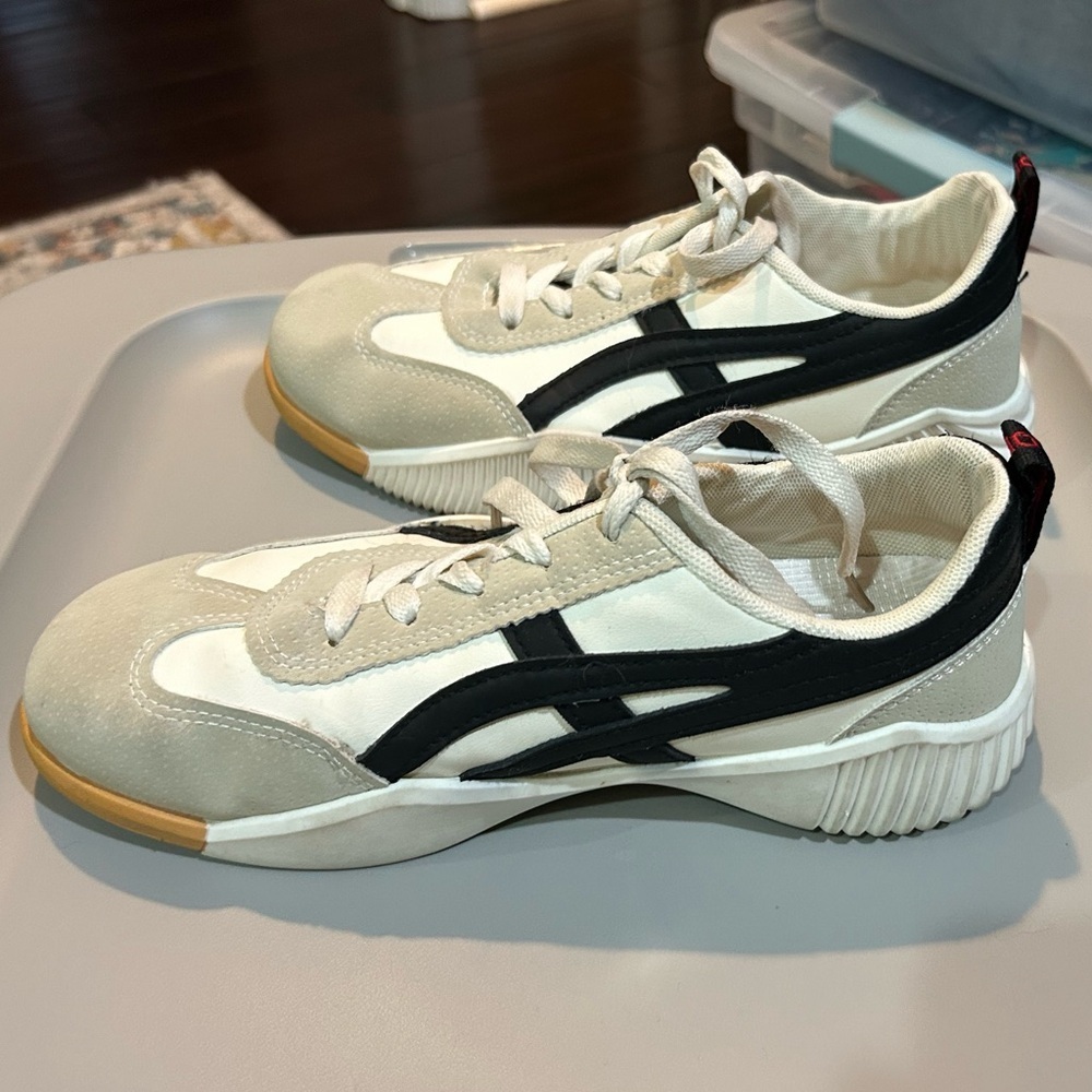 De Florance DF Cloudea sneakers in black and white women’s Size 6 - Picture 4 of 7